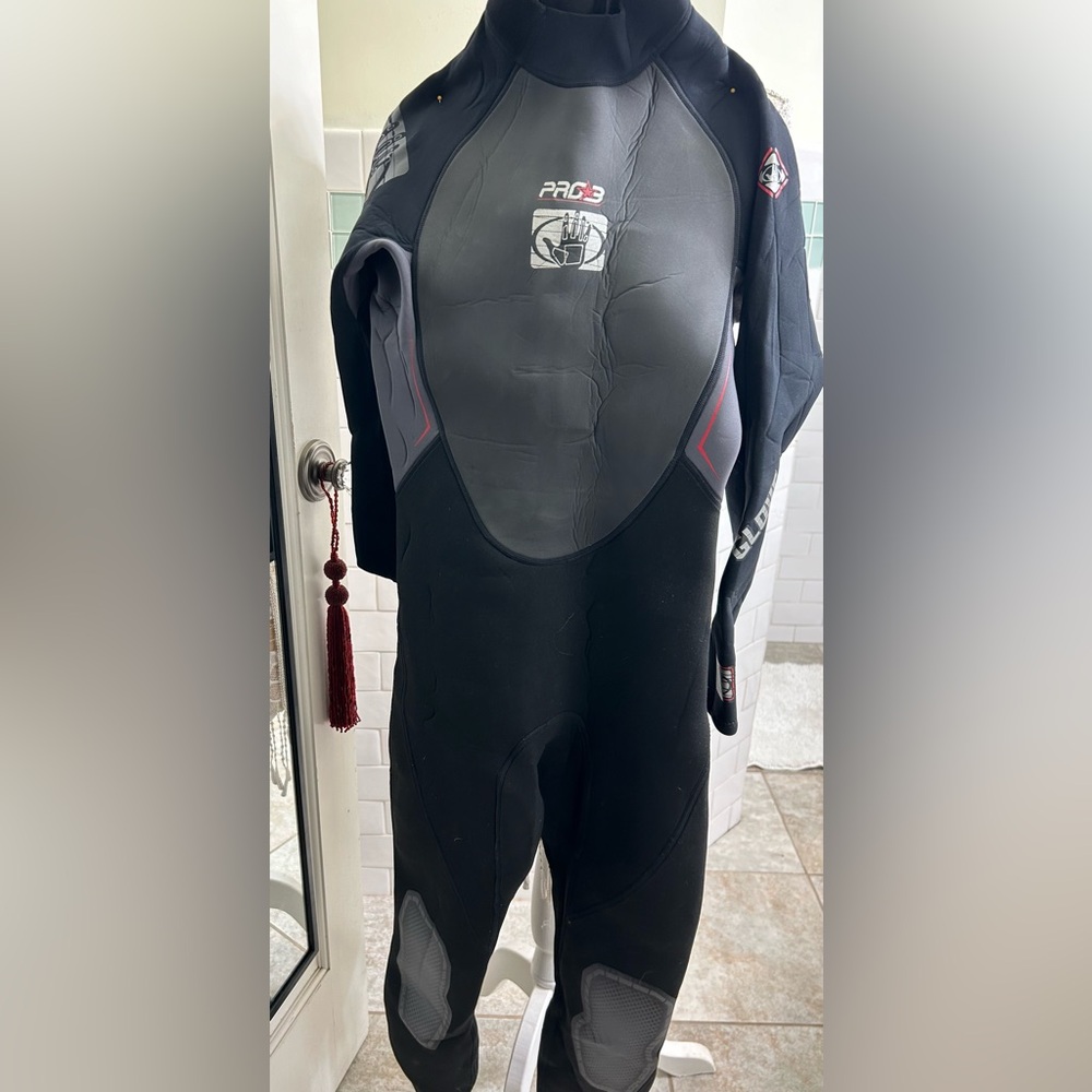 BODY GLOVE wetsuit Medium